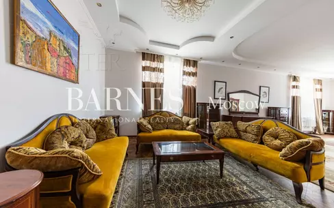 2-этажный коттедж 320 м² с отделкой