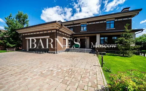 2-этажный коттедж 550 м² с отделкой