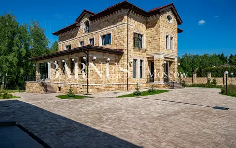 2-этажный коттедж 2 800 м² без отделки