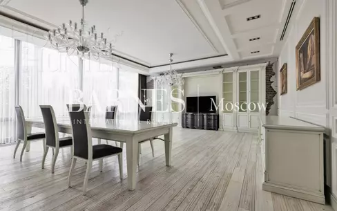 3-этажный таунхаус 430 м² с отделкой