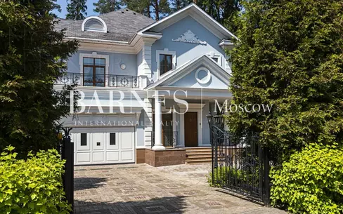 2-этажный коттедж 782.7 м² с отделкой