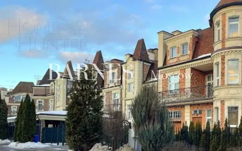 2-этажный таунхаус 320 м² с отделкой
