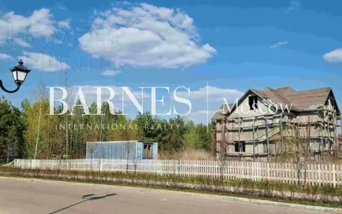 2-этажный коттедж 980 м² без отделки