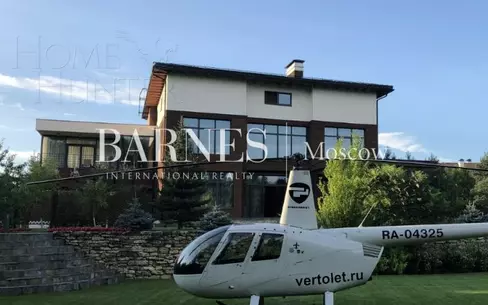 3-этажный коттедж 900 м² с отделкой