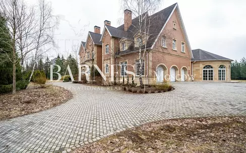 2-этажный коттедж 2 141 м² с отделкой