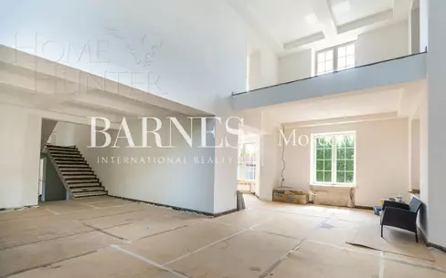 3-этажный коттедж 1 162 м² с отделкой