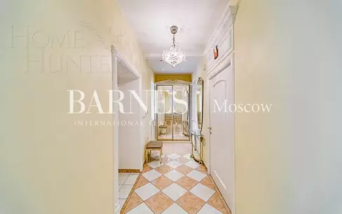 3-этажный коттедж 740 м² с отделкой