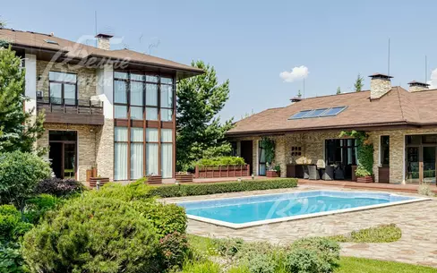 2-этажный коттедж 680 м² с отделкой