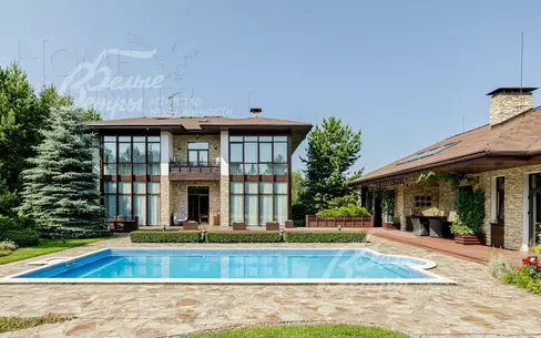 2-этажный коттедж 680 м² с отделкой