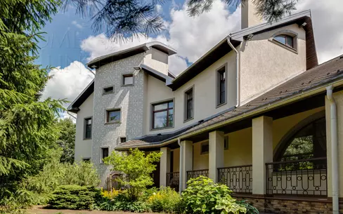 2-этажный коттедж 550 м² с отделкой