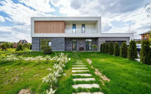 2-этажный коттедж 350 м² с отделкой