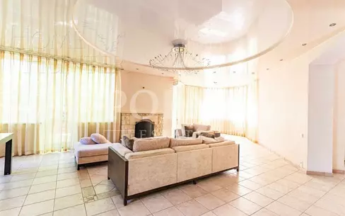 3-этажный коттедж 350 м² с отделкой
