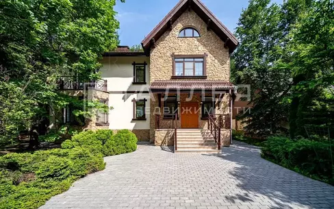 3-этажный коттедж 633 м² с отделкой