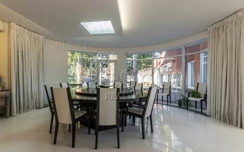 2-этажный коттедж 1 328 м² с отделкой