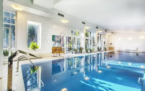 2-этажный коттедж 1 328 м² с отделкой