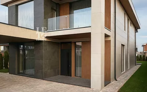 2-этажный коттедж 300 м² с отделкой