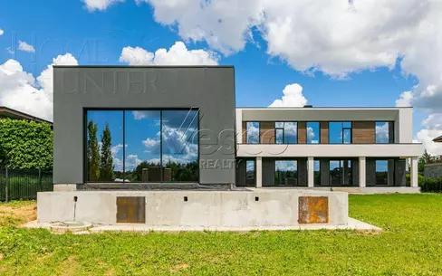 2-этажный коттедж 1 200 м² без отделки