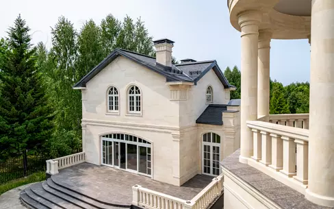 3-этажный коттедж 1 200 м² без отделки