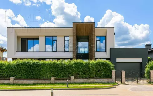 2-этажный коттедж 1 200 м² без отделки