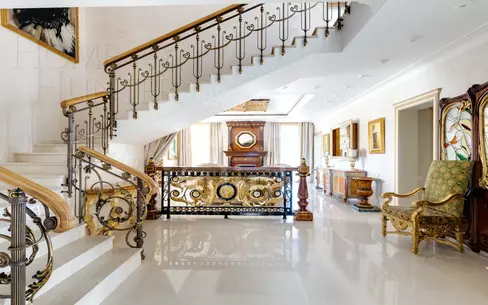 2-этажный коттедж 550 м² с отделкой