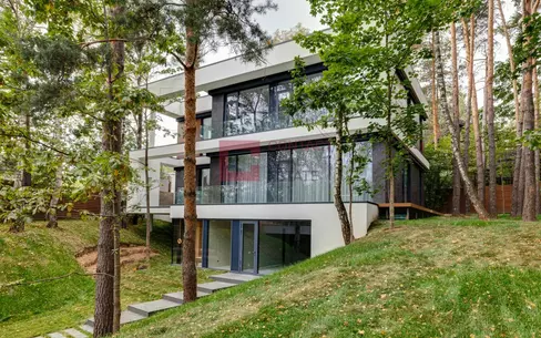 2-этажный коттедж 650 м² с отделкой