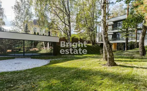 3-этажный коттедж 650 м² с отделкой