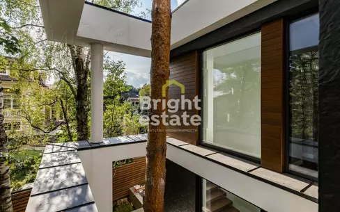 3-этажный коттедж 650 м² с отделкой