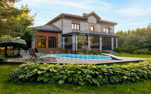 2-этажный коттедж 600 м² с отделкой