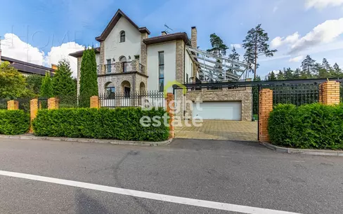 3-этажный коттедж 600 м² с отделкой
