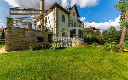 3-этажный коттедж 600 м² с отделкой