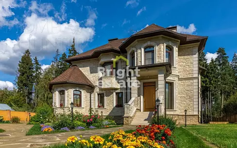 2-этажный коттедж 800 м² с отделкой