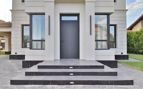 2-этажный коттедж 240 м² с отделкой