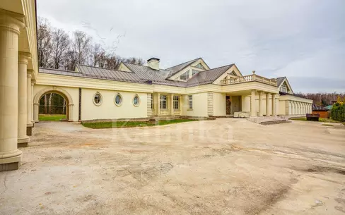 2-этажный коттедж 1 569 м² без отделки