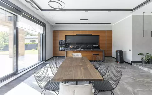 2-этажный коттедж 540 м² с отделкой
