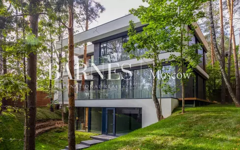 2-этажный коттедж 650 м² с отделкой
