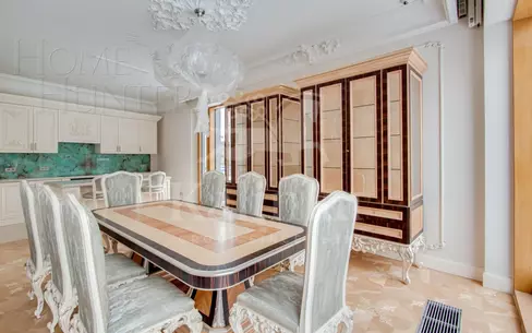 4-КОМН. КВАРТИРА С ОТДЕЛКОЙ 200 М² НА 3 ЭТАЖЕ