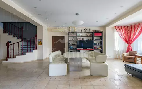 2-этажный коттедж 2 500 м² с отделкой