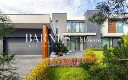 2-этажный коттедж 1 000 м² с отделкой