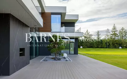 2-этажный коттедж 1 000 м² с отделкой