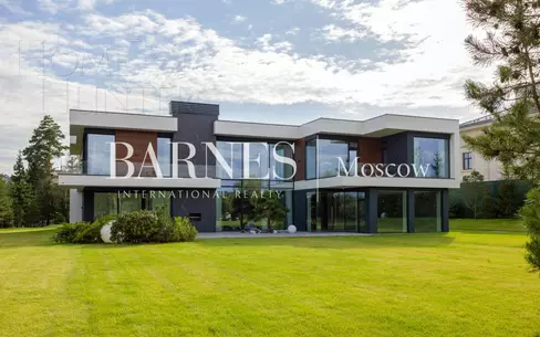 2-этажный коттедж 1 000 м² с отделкой