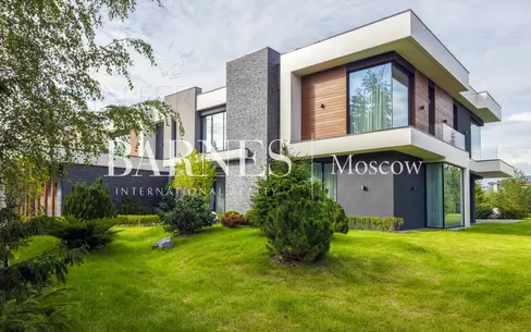 2-этажный коттедж 1 000 м² с отделкой