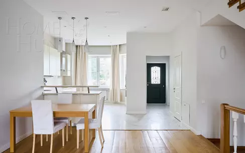 3-этажный таунхаус 270 м² с отделкой