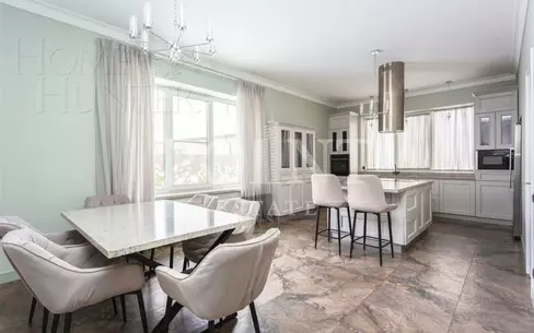 2-этажный коттедж 325 м² с отделкой