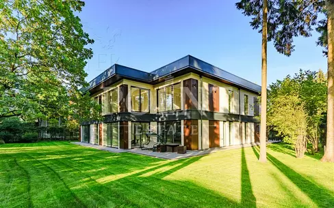 2-этажный коттедж 1 596 м² без отделки