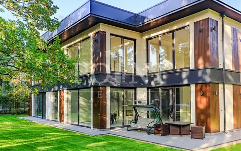 2-этажный коттедж 1 596 м² без отделки