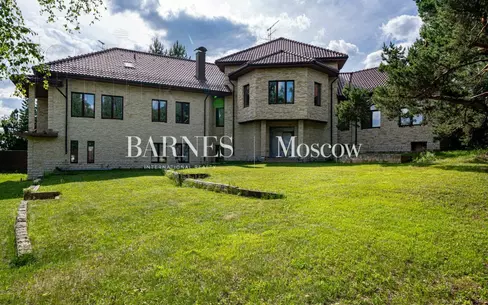 2-этажный коттедж 635.2 м² без отделки