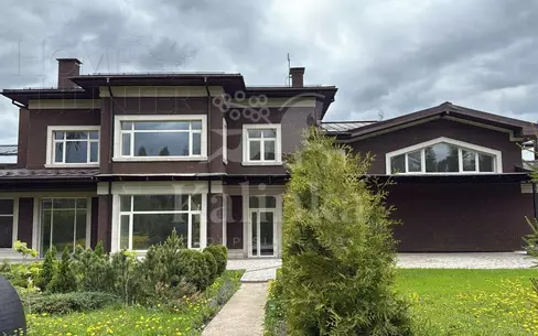 2-этажный коттедж 650 м² без отделки