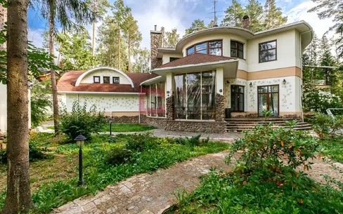 2-этажный коттедж 850 м² с отделкой