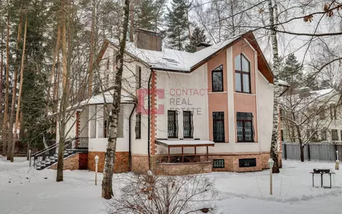 3-этажный коттедж 400 м² с отделкой