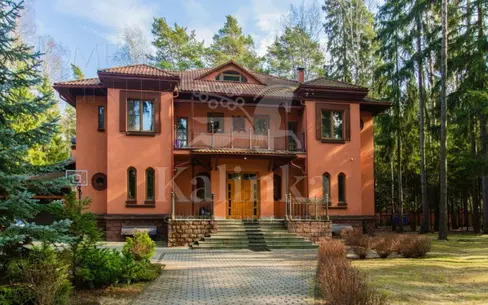 2-этажный коттедж 763 м² с отделкой